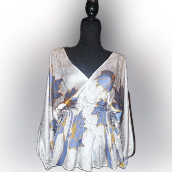 White House Black Market Tops - White House Black Market White and Blue Floral Top